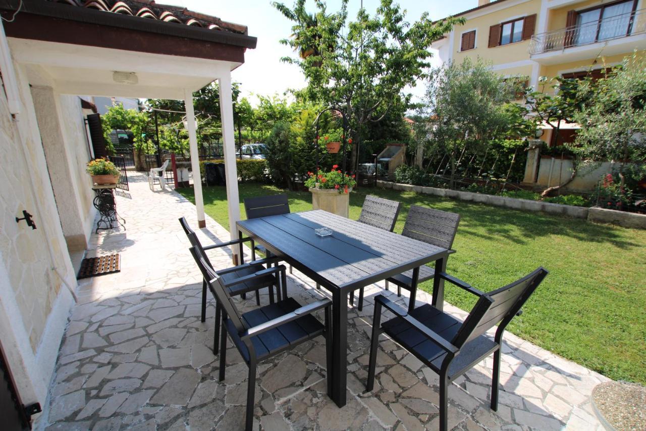 Apartment Sunny Garden 포레치 외부 사진